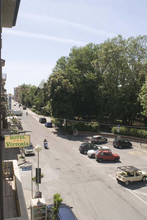 Hotel Vittoria เวียเรจโจ ภายนอก รูปภาพ
