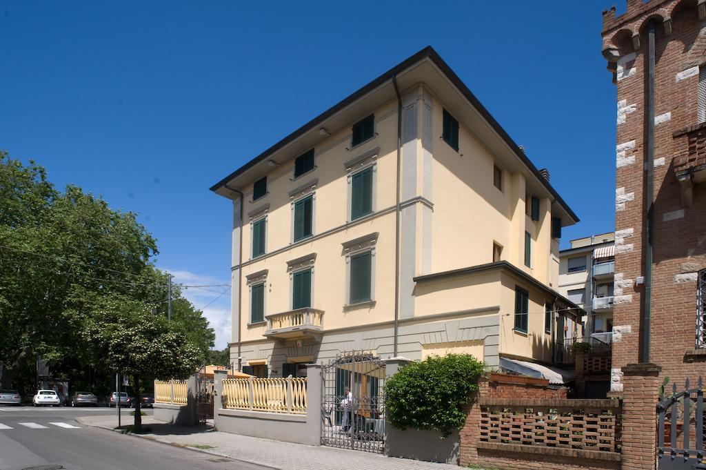 Hotel Vittoria เวียเรจโจ ภายนอก รูปภาพ