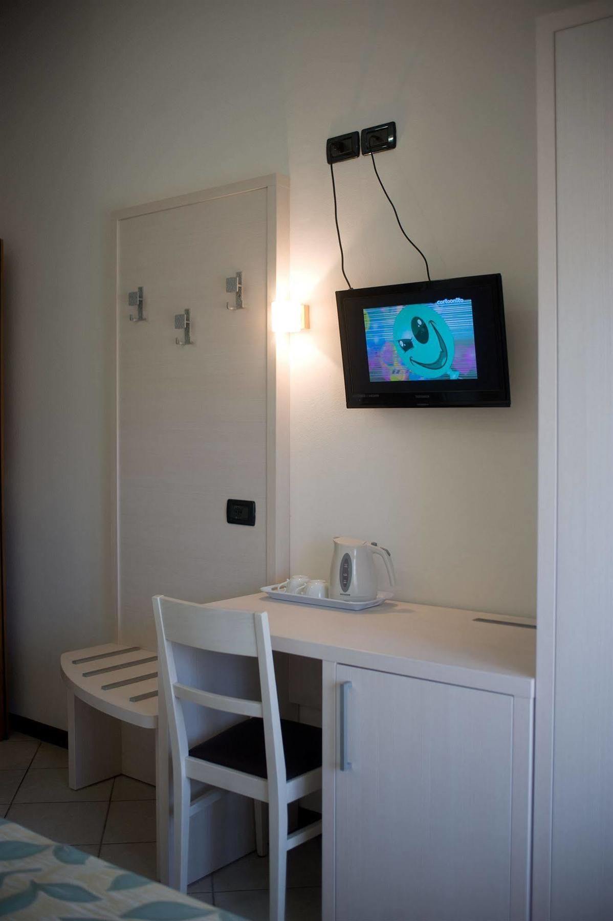 Hotel Vittoria เวียเรจโจ ภายนอก รูปภาพ