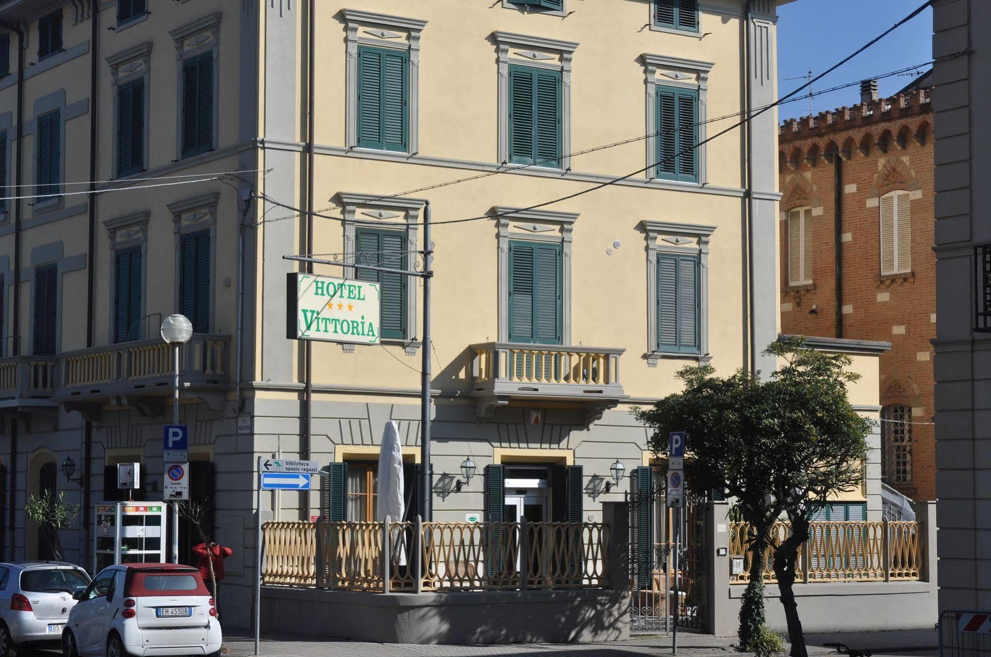 Hotel Vittoria เวียเรจโจ ภายนอก รูปภาพ
