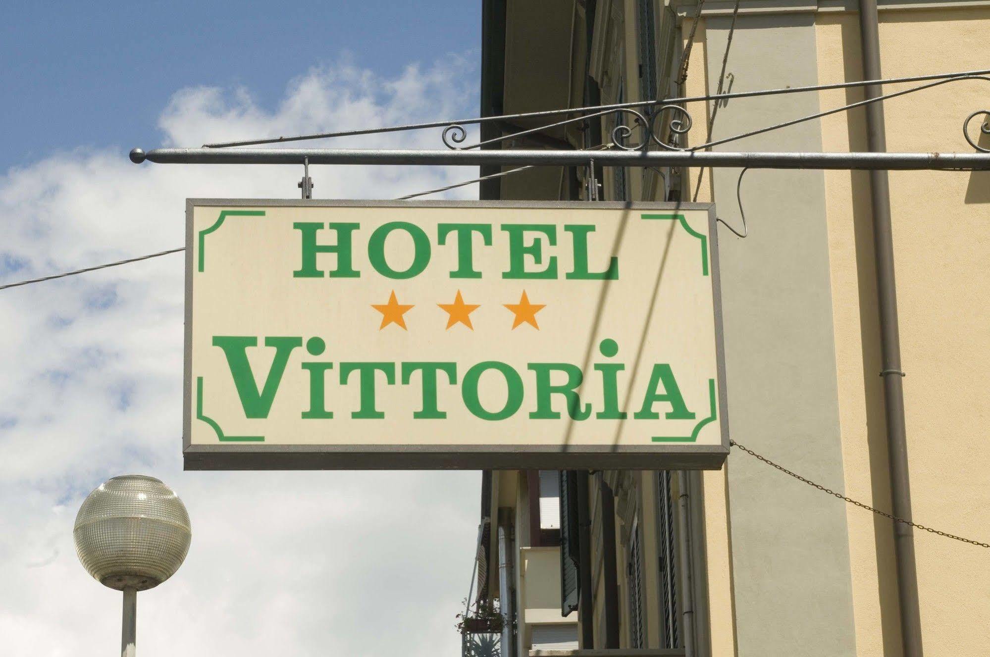 Hotel Vittoria เวียเรจโจ ภายนอก รูปภาพ
